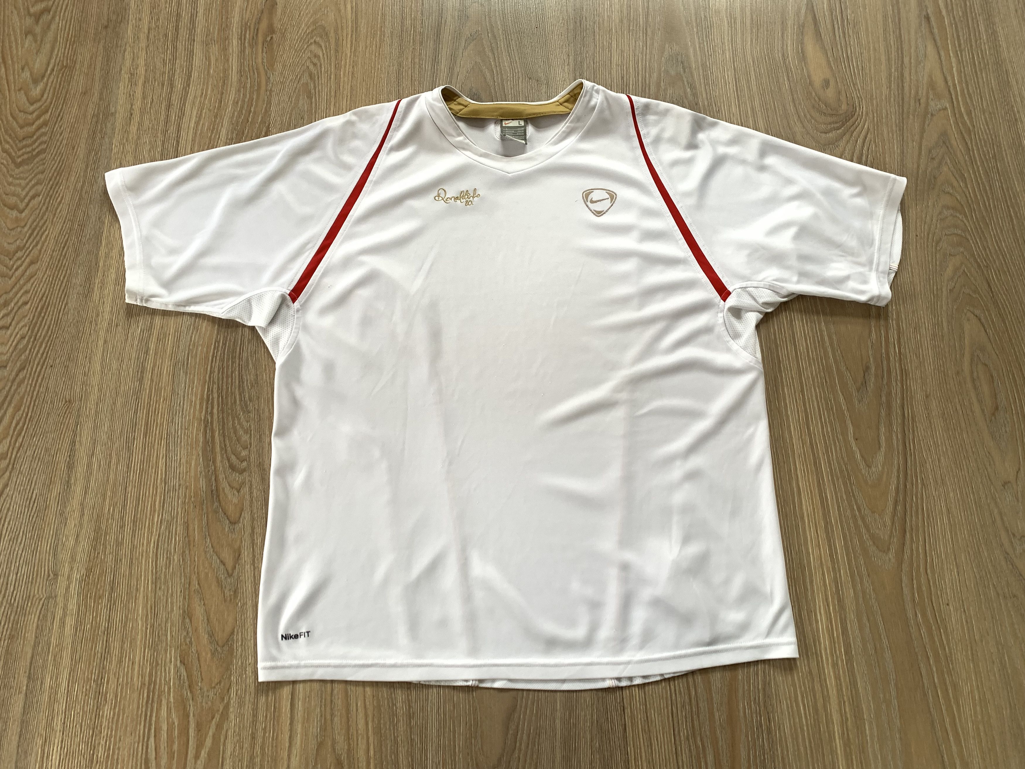 Nike Vintage Nike Ronaldinho R10 White Soccer Jersey Size US L / EU 52-54 / 3 - 2 Thumbnail