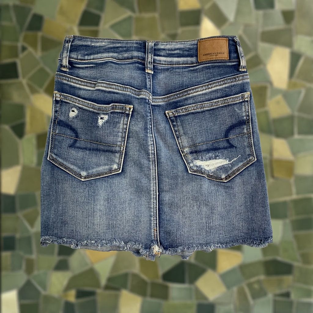 American Eagle Outfitters VINTAGE American Eagle Outfitters Skirt Womens 0 Distressed Blue Denim Short Mini 90s 80s Pockets Zipper Button Logo Domestic China Mens? Size 25" / US 0 / IT 36 - 1 Thumbnail