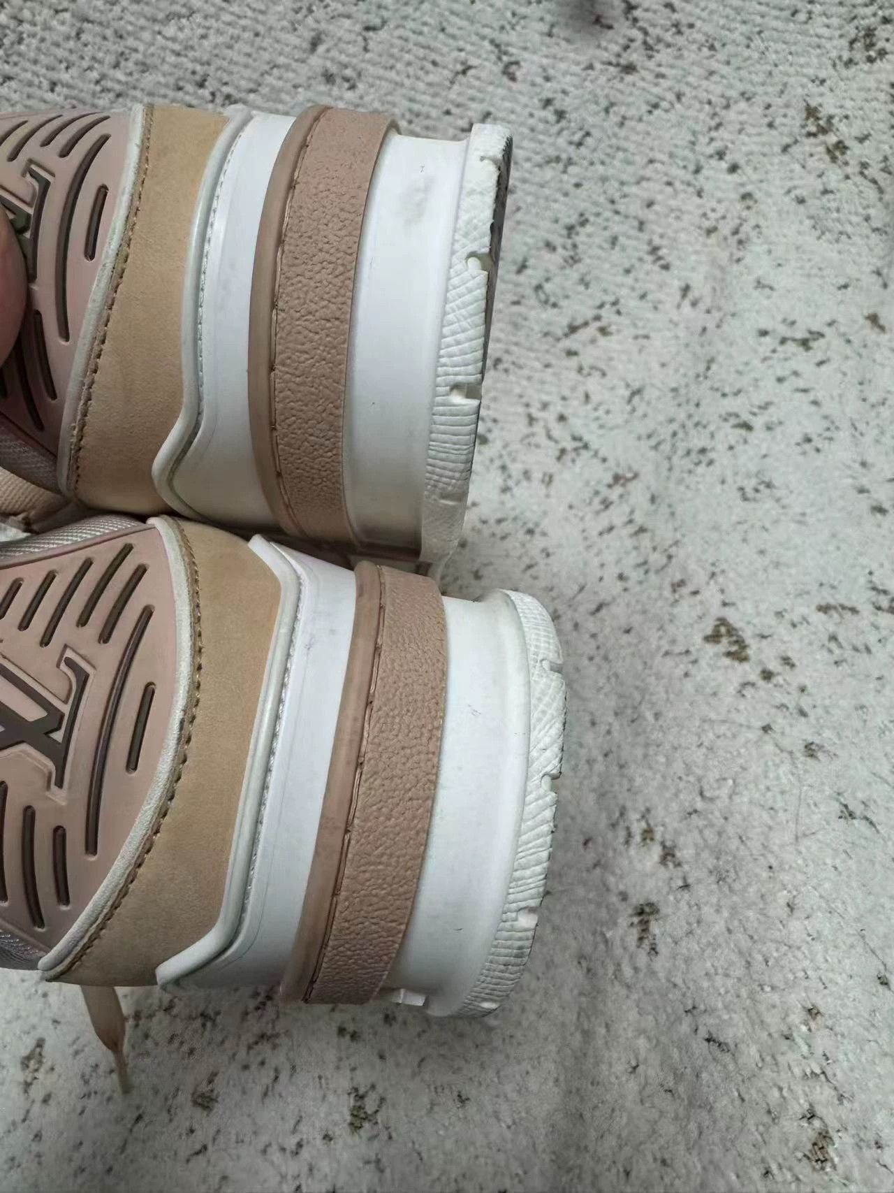 Louis Vuitton LV New Pink Trainer Size 38 Worn 2x Unwashed Size US 7.5 / IT 37.5 - 2 Thumbnail