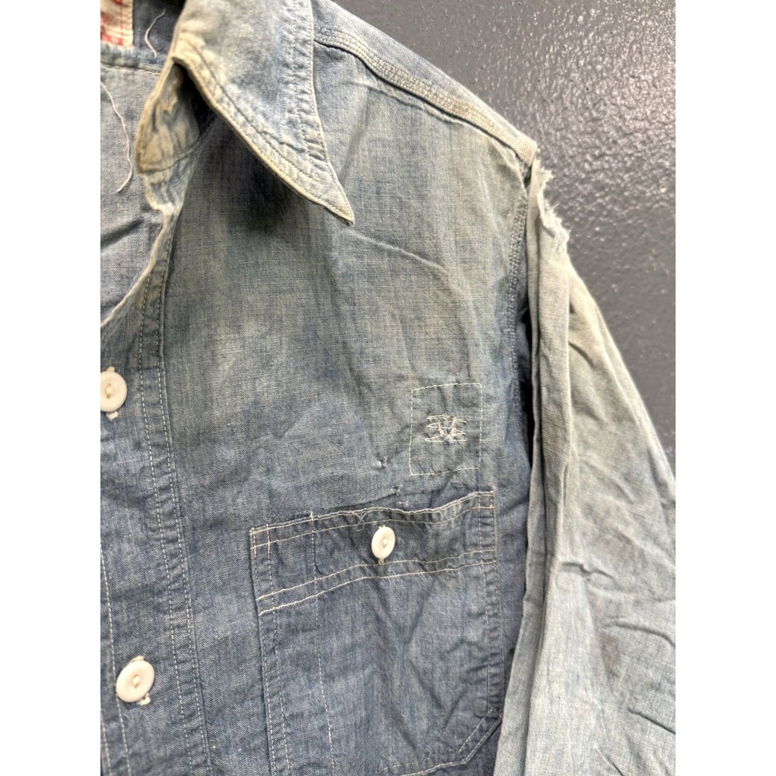 Vintage VINTAGE Homesteader Shirt Mens Large 40s Sanforized Chambray Cotton Button Up Size L Size US L / EU 52-54 / 3 - 4 Thumbnail