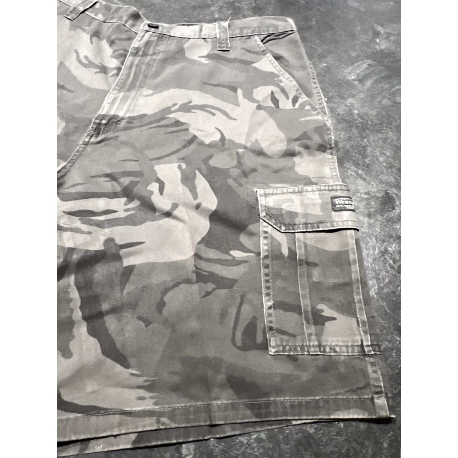 Wrangler VINTAGE Wrangler Cargo Shorts Men Size 36 Camouflage Cotton Gray Men's Size US 36 / EU 52 - 2 Thumbnail