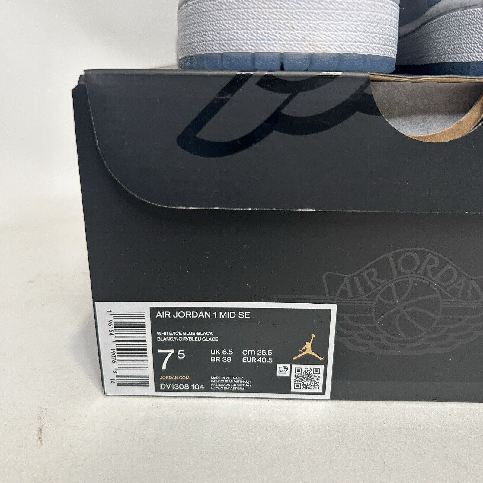 Nike Shoes Air Jordan 1 Mid SE “UNC/Ice Blue 2024