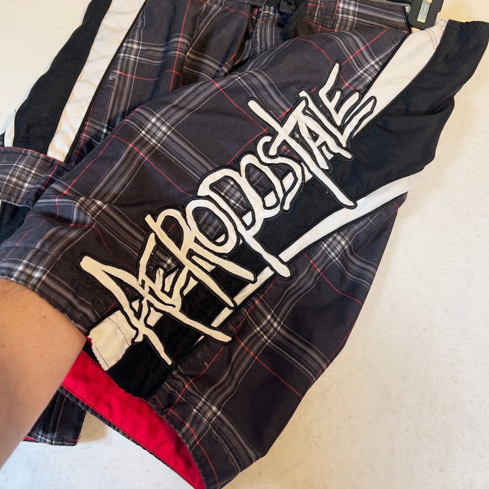 Aeropostale Aeropostale 1987 Swim Trunks Men 34W Black Red Plaid Pocket Size US 34 / EU 50 - 12 Thumbnail