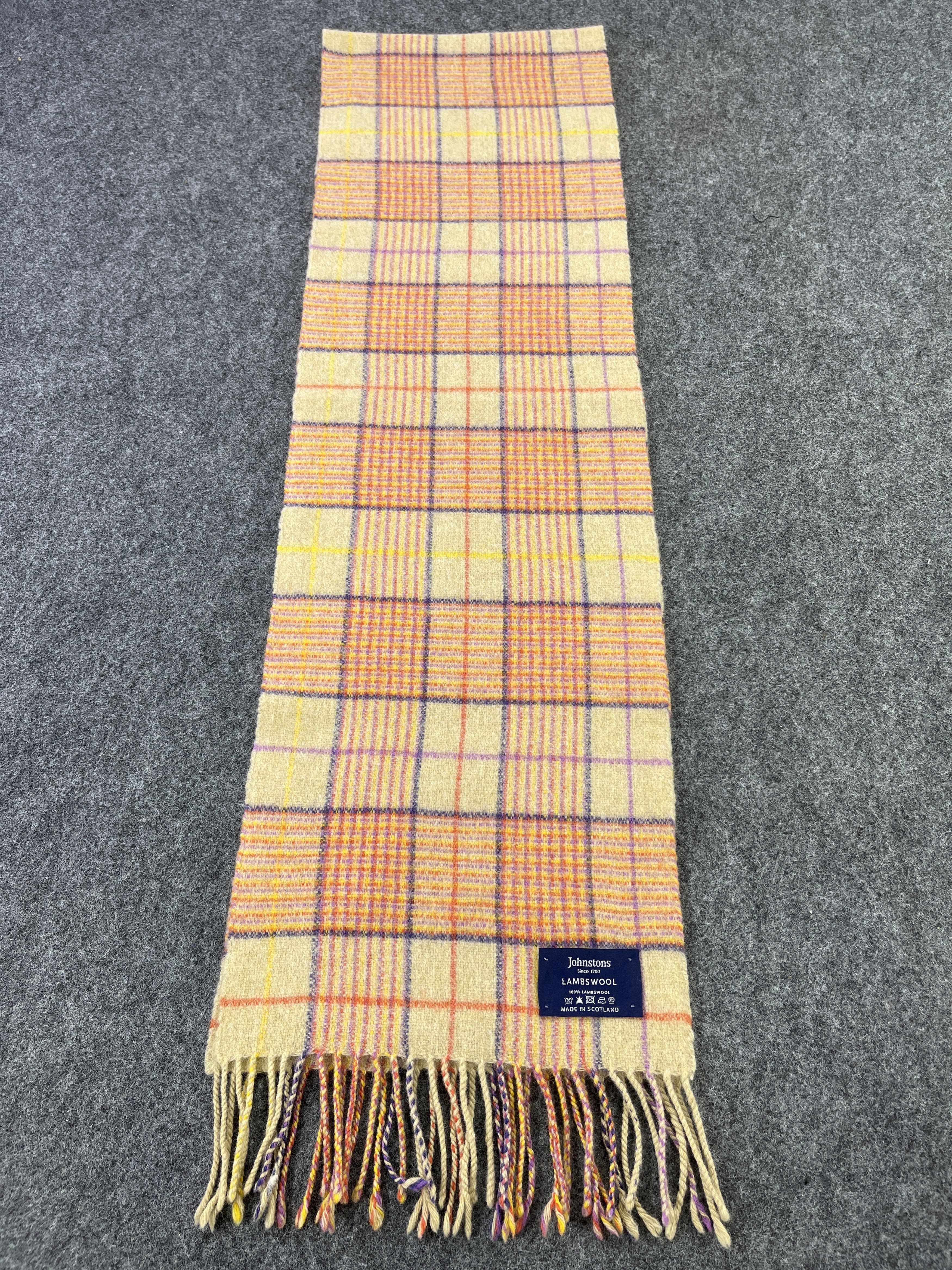 Johnstons Of Elgin JOHNSTONS CHECKED SCARVES / MUFFLER / NECKWEAR T199 Size ONE SIZE - 1 Thumbnail