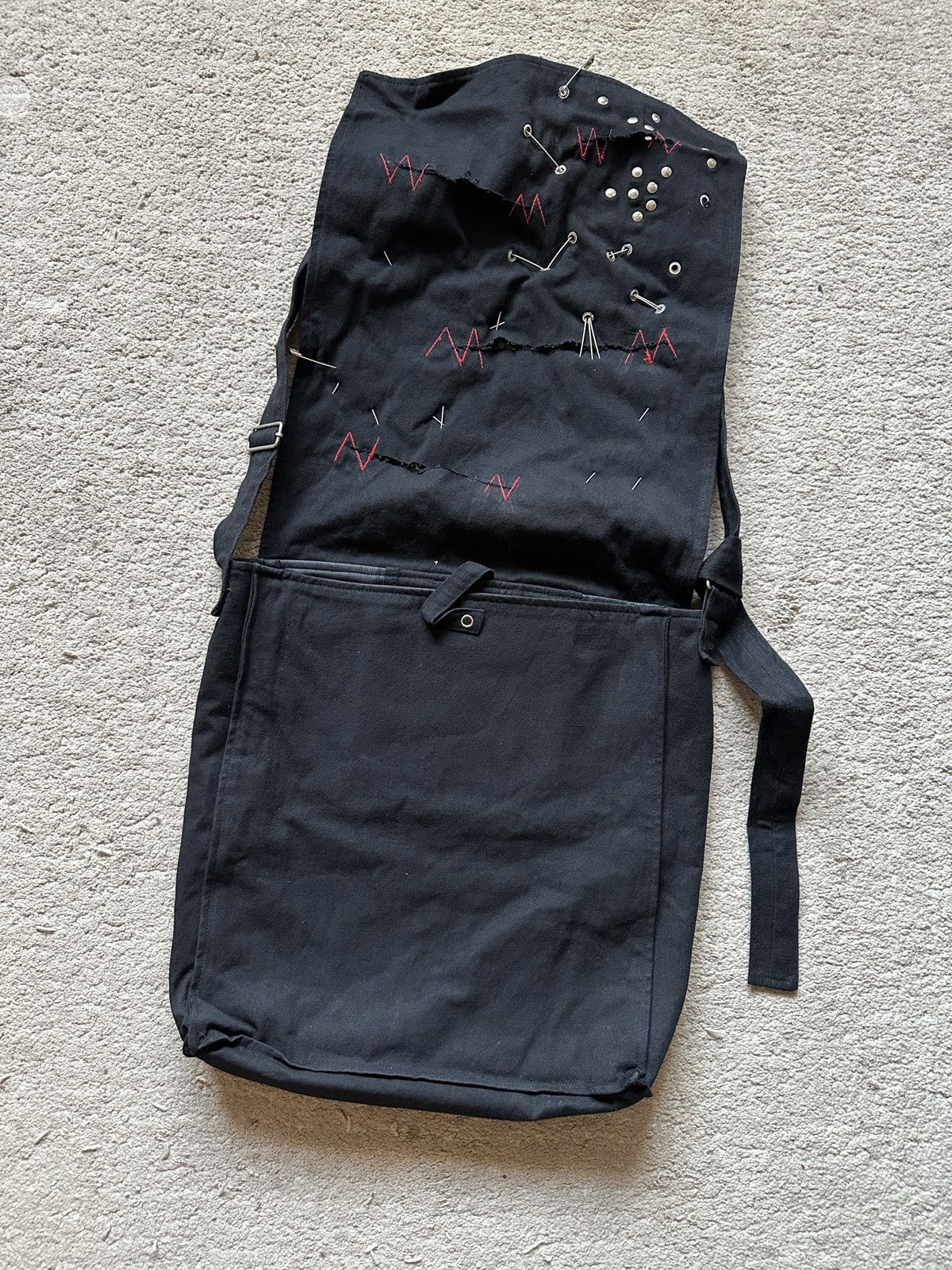 h.NAOTO 2000s H Naoto Safety Pin Sling Bag Size ONE SIZE - 6 Thumbnail
