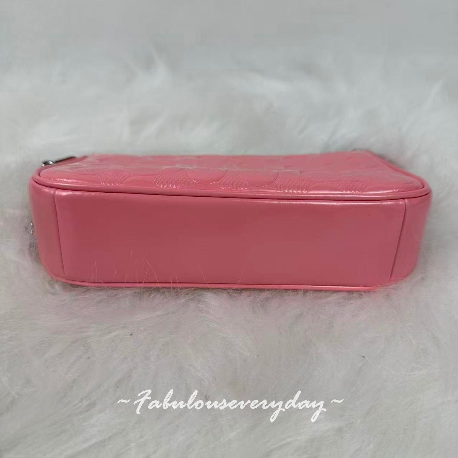 Coach Coach Nolita 19 Sig Leather Heart Charm Clutch Wristlet Pink Size ONE SIZE - 7 Thumbnail