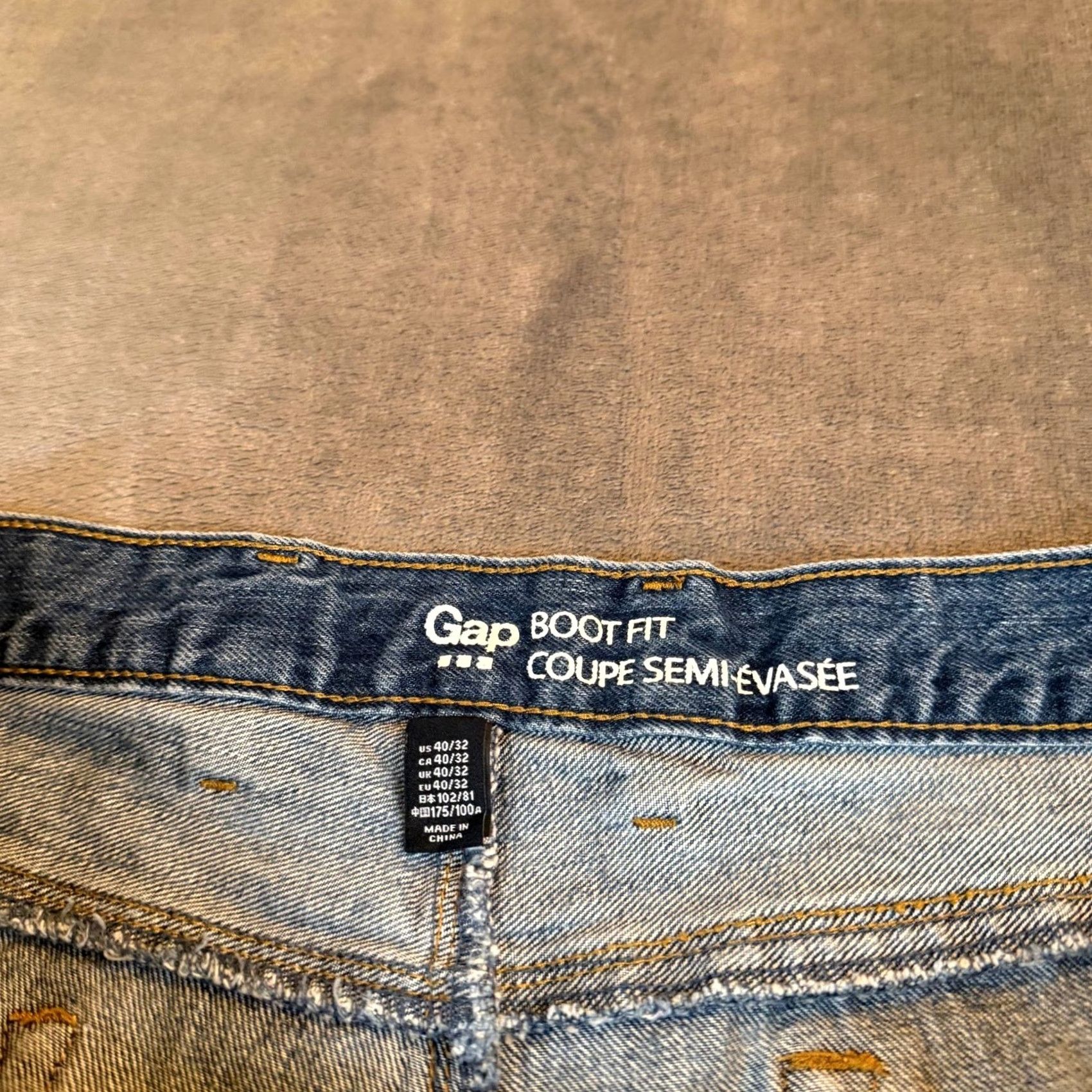 Gap Gap Jeans Blue Medium Wash 40x30 Bootcut 100% Cotton Mens Regular Size 40 Inseam 30" Zipper Button Fit: Boot Fit Vintage: No Size US 40 / EU 56 - 2 Thumbnail