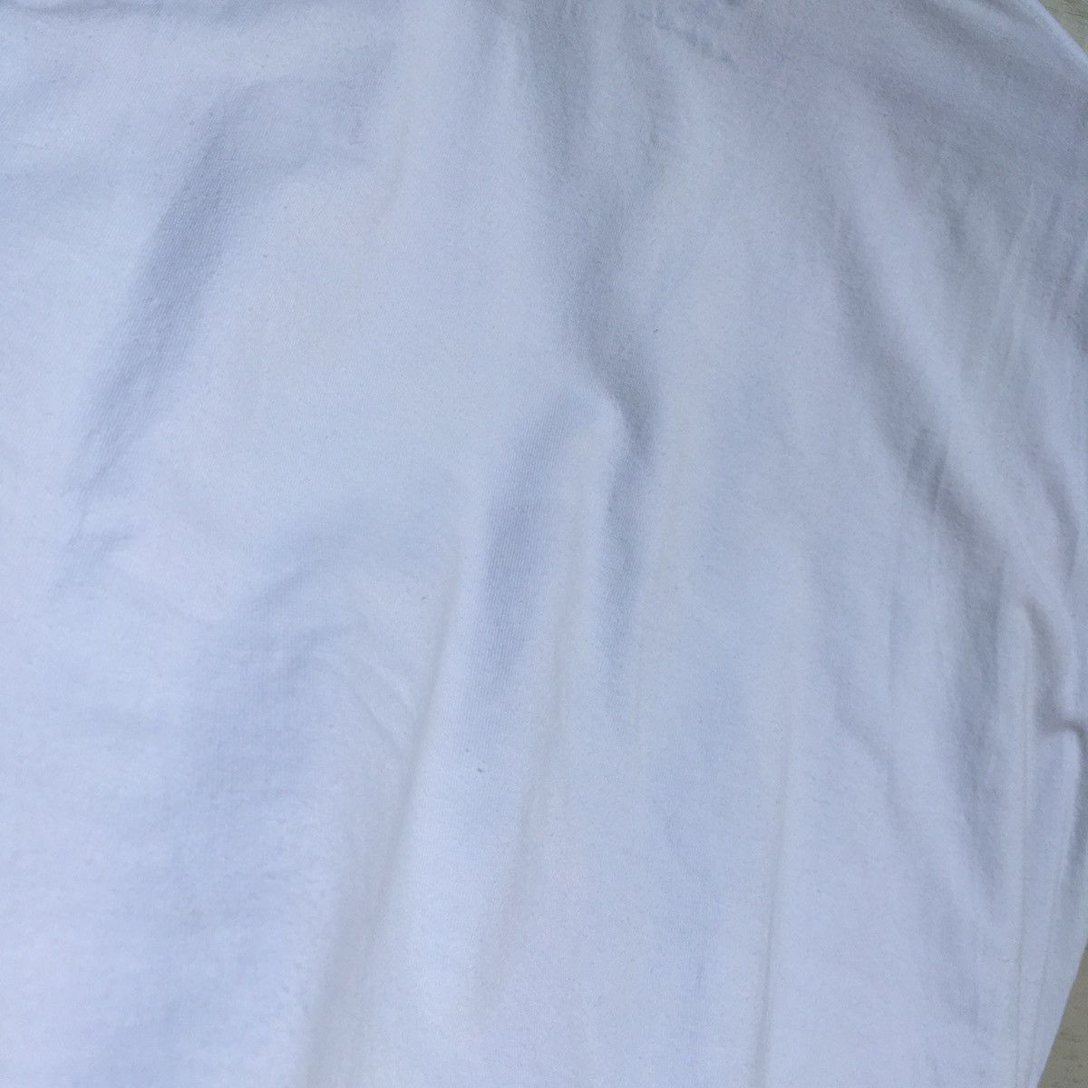 Japanese Brand Vintage Uniqlo X Kaws Tee White XL Size US XL / EU 56 / 4 - 22 Thumbnail