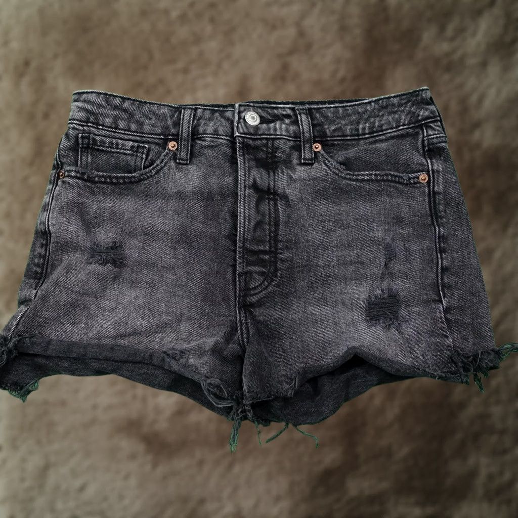 Old Navy Old Navy OG STRAIGHT Cut-Off Shorts Womens 8 Black Fringe Denim 5-Pocket Summer Casual Slim Regular Inseam 2.5 in Size 30" / US 8 / IT 44 - 1 Thumbnail