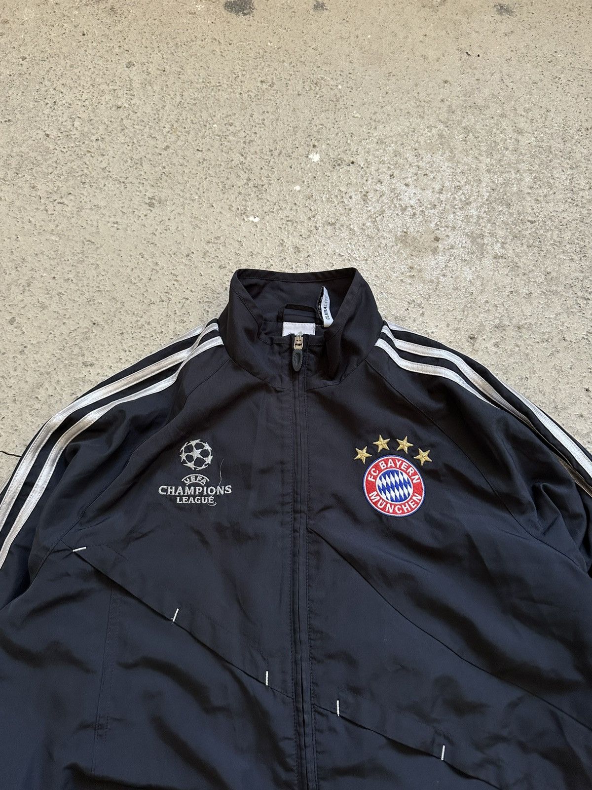Adidas Vintage Adidas Suit UEFA FC BUYERN MUNCHEN Black size - S Size 46L - 2 Thumbnail