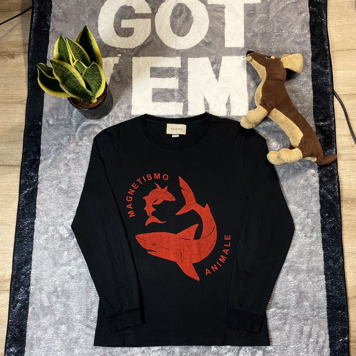 gucci-gucci-magnetismo-animale-shark-longsleeve-crewneck-y2k-hype-grailed