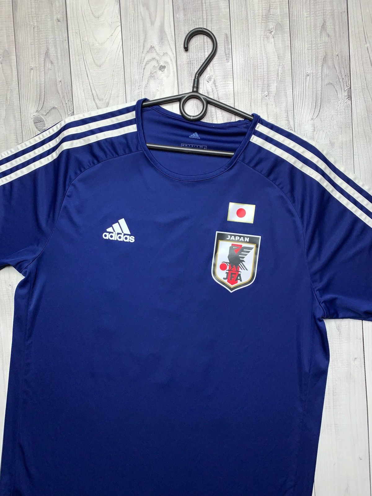 Adidas × Vintage Vintage adidas Japan soccer jersey 10 blue size M Size US M / EU 48-50 / 2 - 3 Thumbnail
