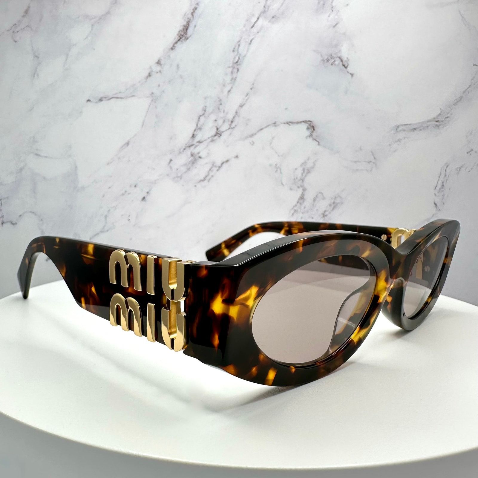 Miu Miu New MIU MIU Sunglasses Brown Tortoise Shell Oval Gold Logo Size ONE SIZE - 4 Thumbnail