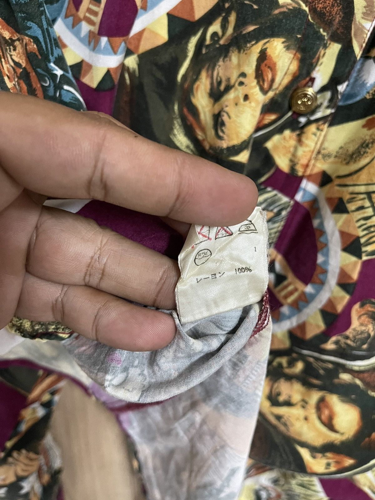 Moschino Vintage Moschino Hawaiian Shirt M Rayon Native Indian Rare Size US M / EU 48-50 / 2 - 8 Thumbnail
