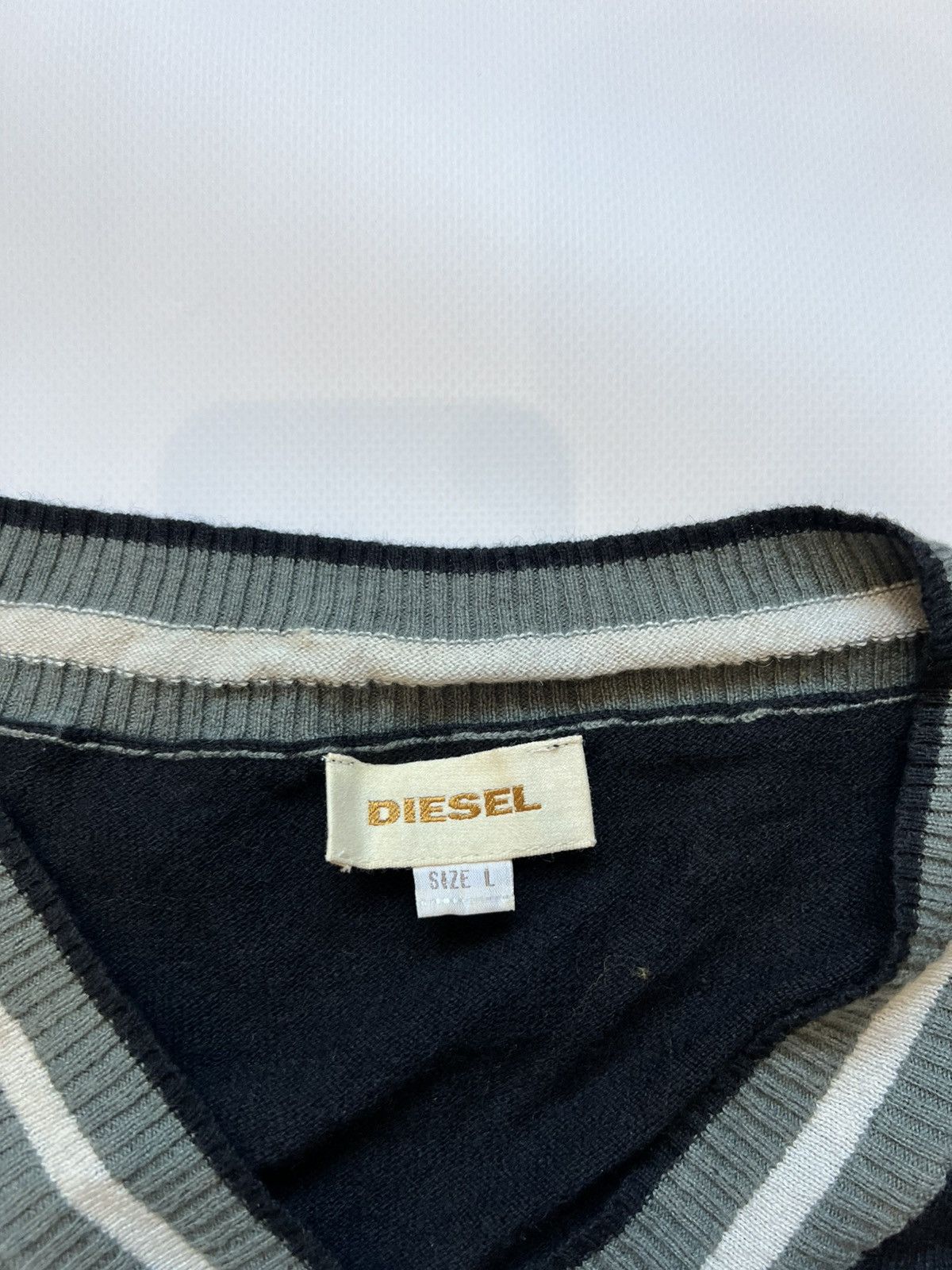 Diesel Vintage Diesel V Neck Sweater 90s Size US L / EU 52-54 / 3 - 4 Thumbnail