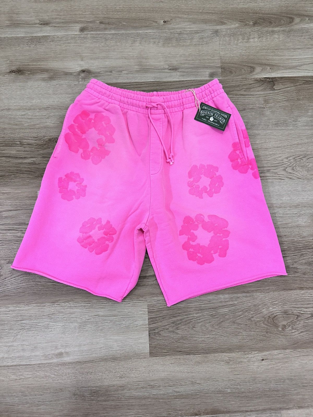 DENIM TEARS Mono Cotton Wreath Sweat Shorts Pink (M) Size US 32 / EU 48 - 1 Thumbnail