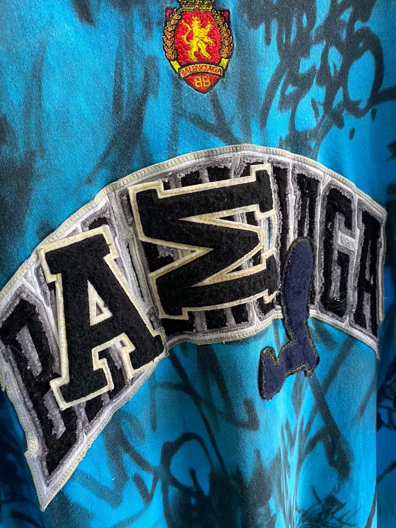 Balenciaga Balenciaga Blue Manchester United graffiti destroys short- Size US M / EU 48-50 / 2 - 2 Thumbnail