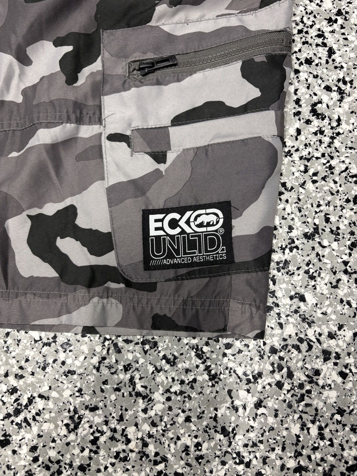 Ecko Unltd. 2000s Ecko Untld. Grey Camo Baggy Fit Hybrid Shorts Size 34 Size US 34 / EU 50 - 4 Thumbnail