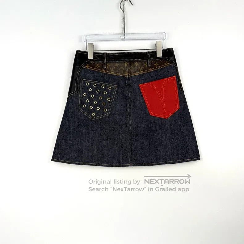 Louis Vuitton Louis Vuitton Denim Skirt with Gold Button and Blue Old Fl Size 33" - 4 Thumbnail
