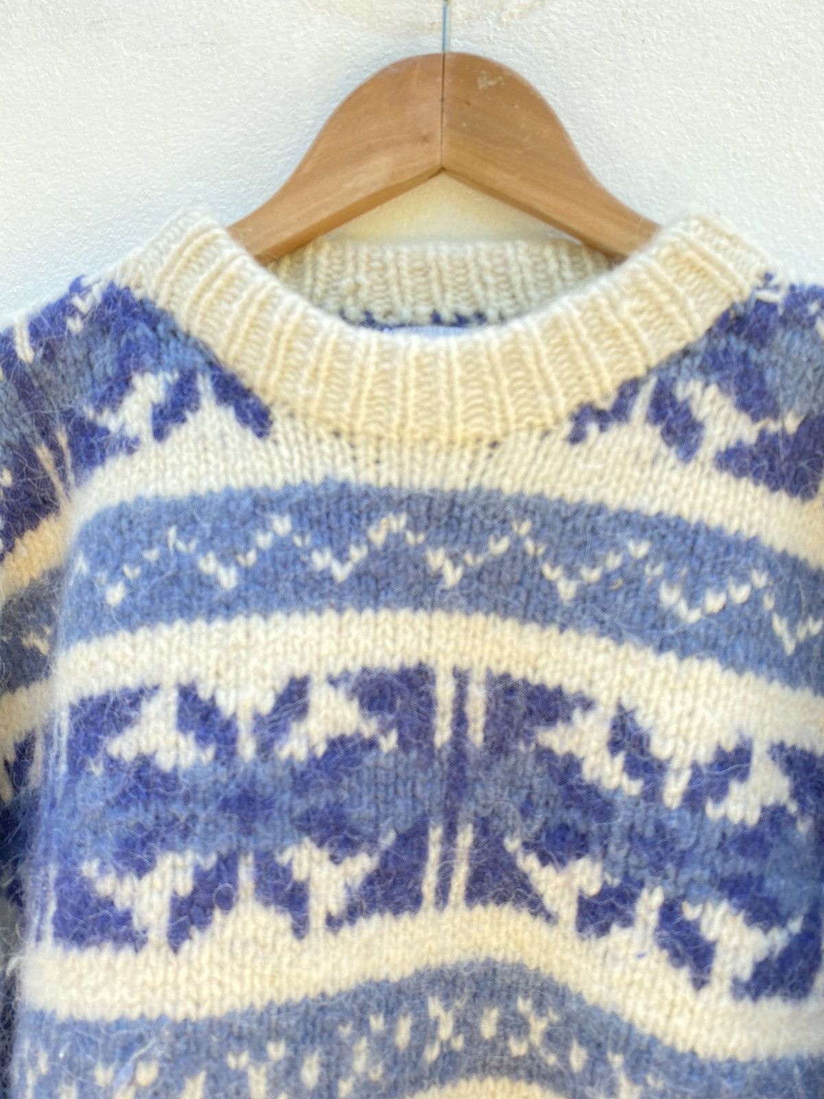 Designer × Vintage ARTESANIAS ECUADOR Blue and Cream Nordic Knit Sweater Size US S / EU 44-46 / 1 - 2 Thumbnail
