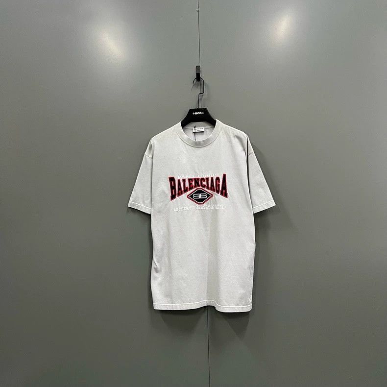 Balenciaga Balenciaga Batman letters retro short sleeves Size US S / EU 44-46 / 1 - 1 Thumbnail