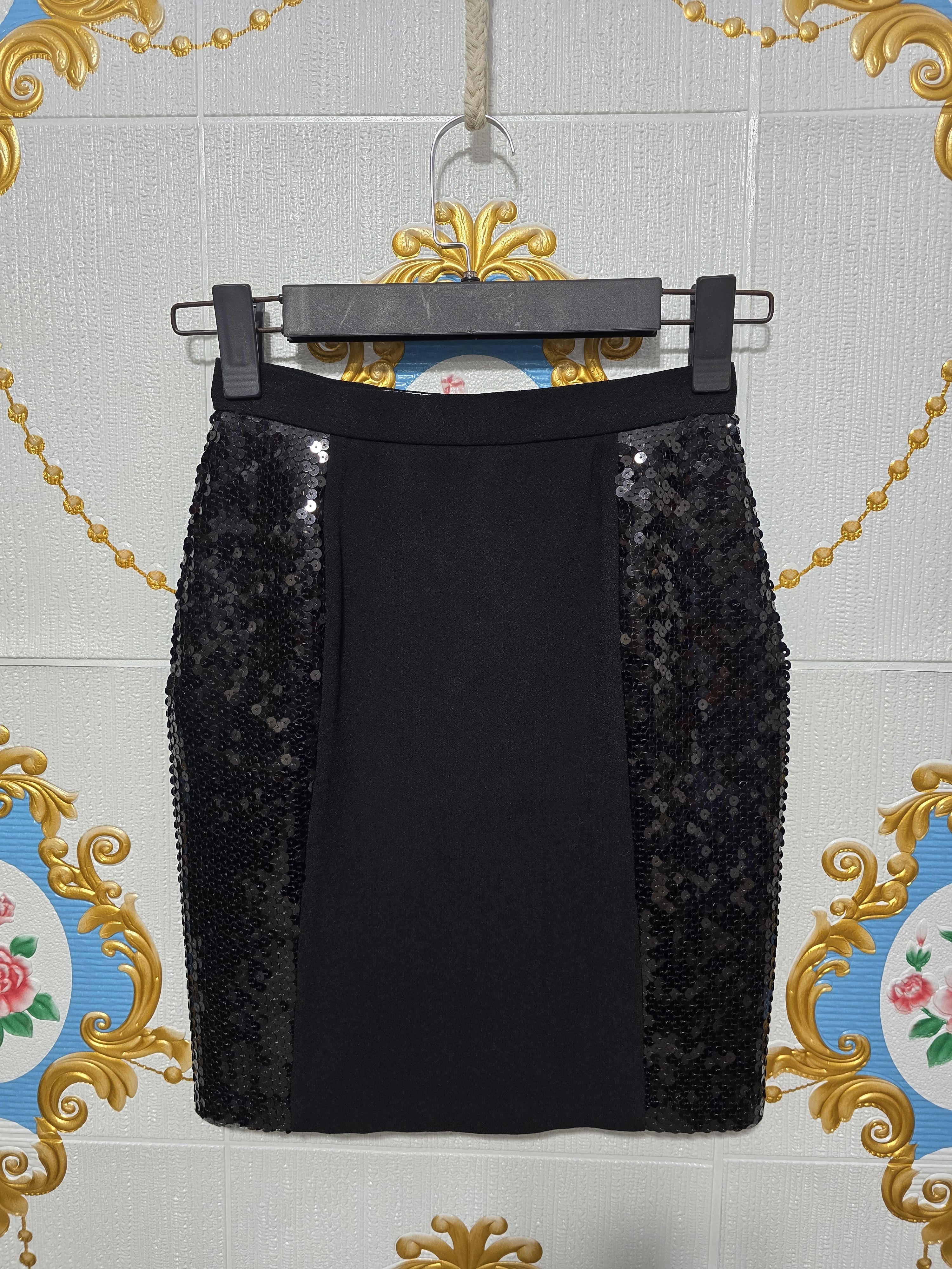 Valentino OLIVER by VALENTINO vintage skirt new with Tag Size 27" / US 4 / IT 40 - 1 Thumbnail