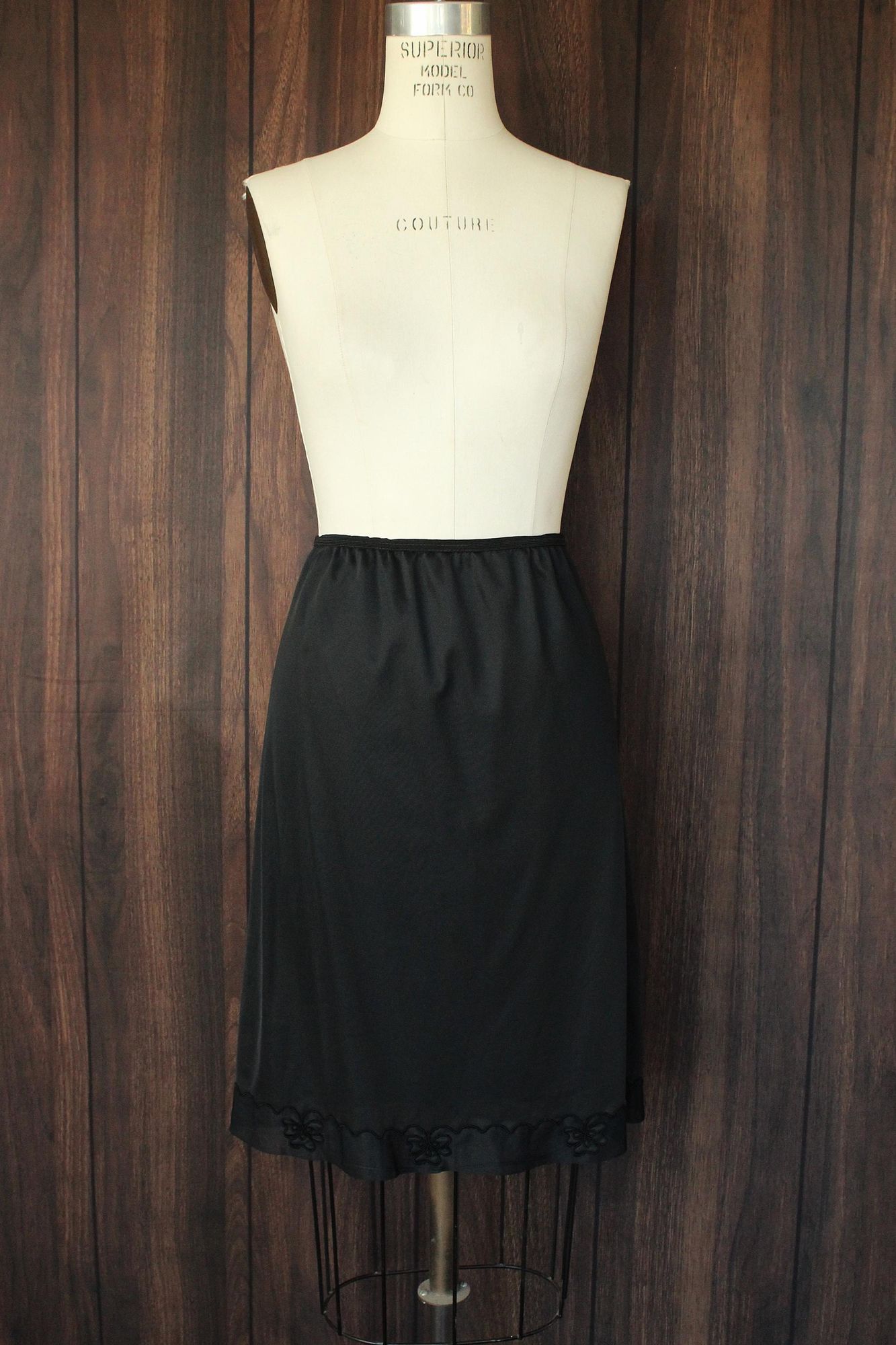 Vintage Vintage 1960s 1970s Half Slip, Carol Brent Black Nylon with Size ONE SIZE - 2 Thumbnail