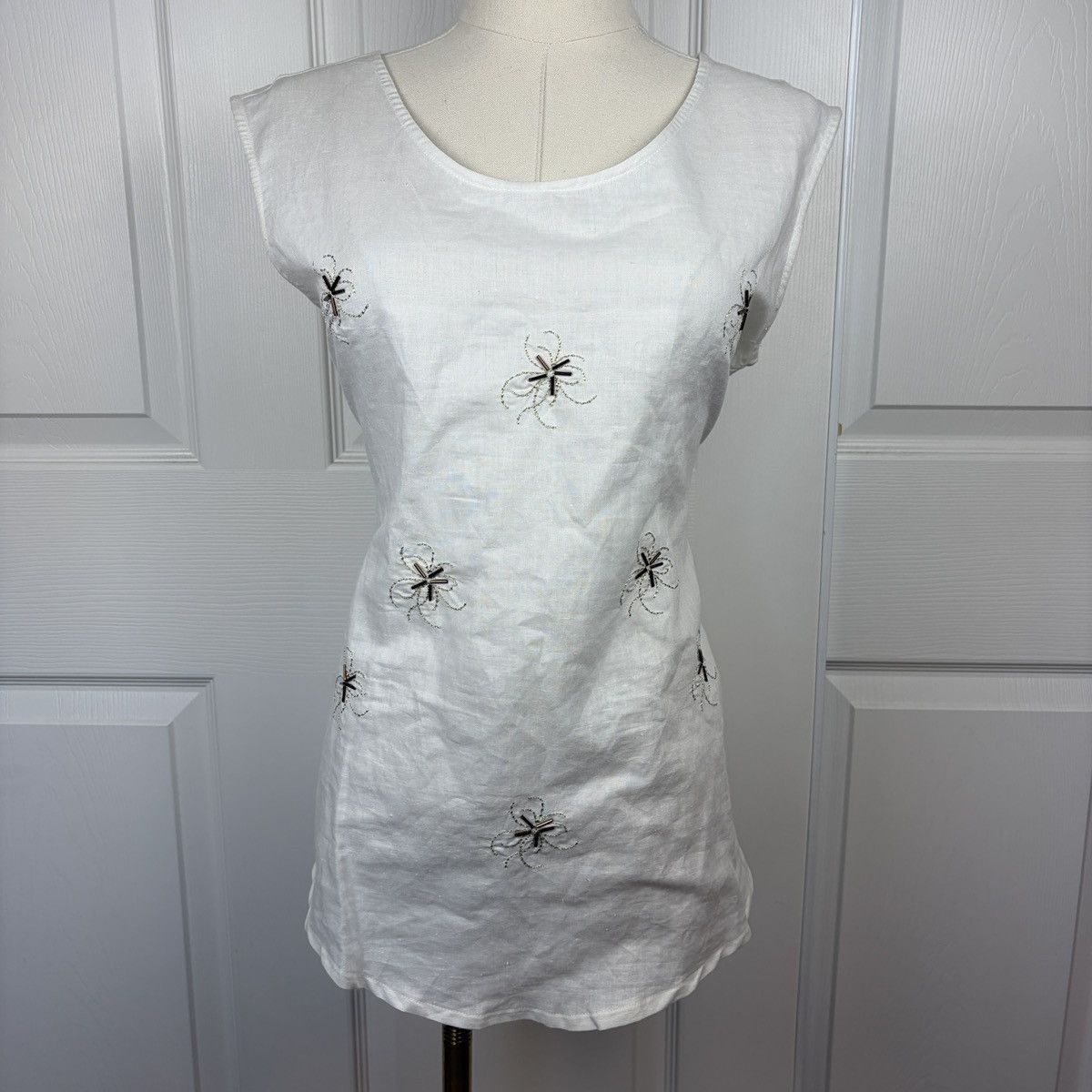 Other Carry back white beaded floral tank top Size M / US 6-8 / IT 42-44 - 1 Thumbnail
