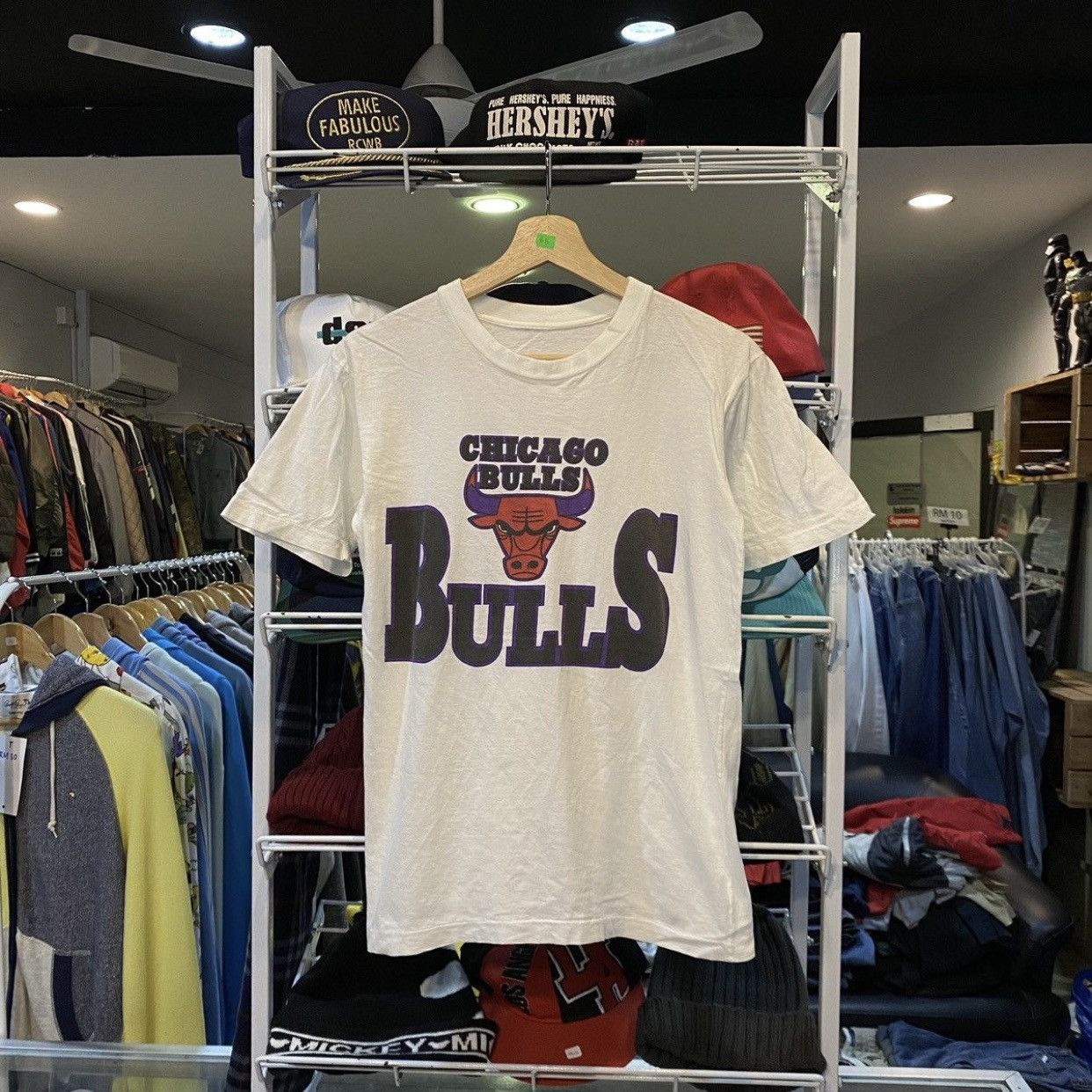 NBA VINTAGE 90s NBA Chicago Bulls Big Logo T-Shirt Size US S / EU 44-46 / 1 - 1 Thumbnail