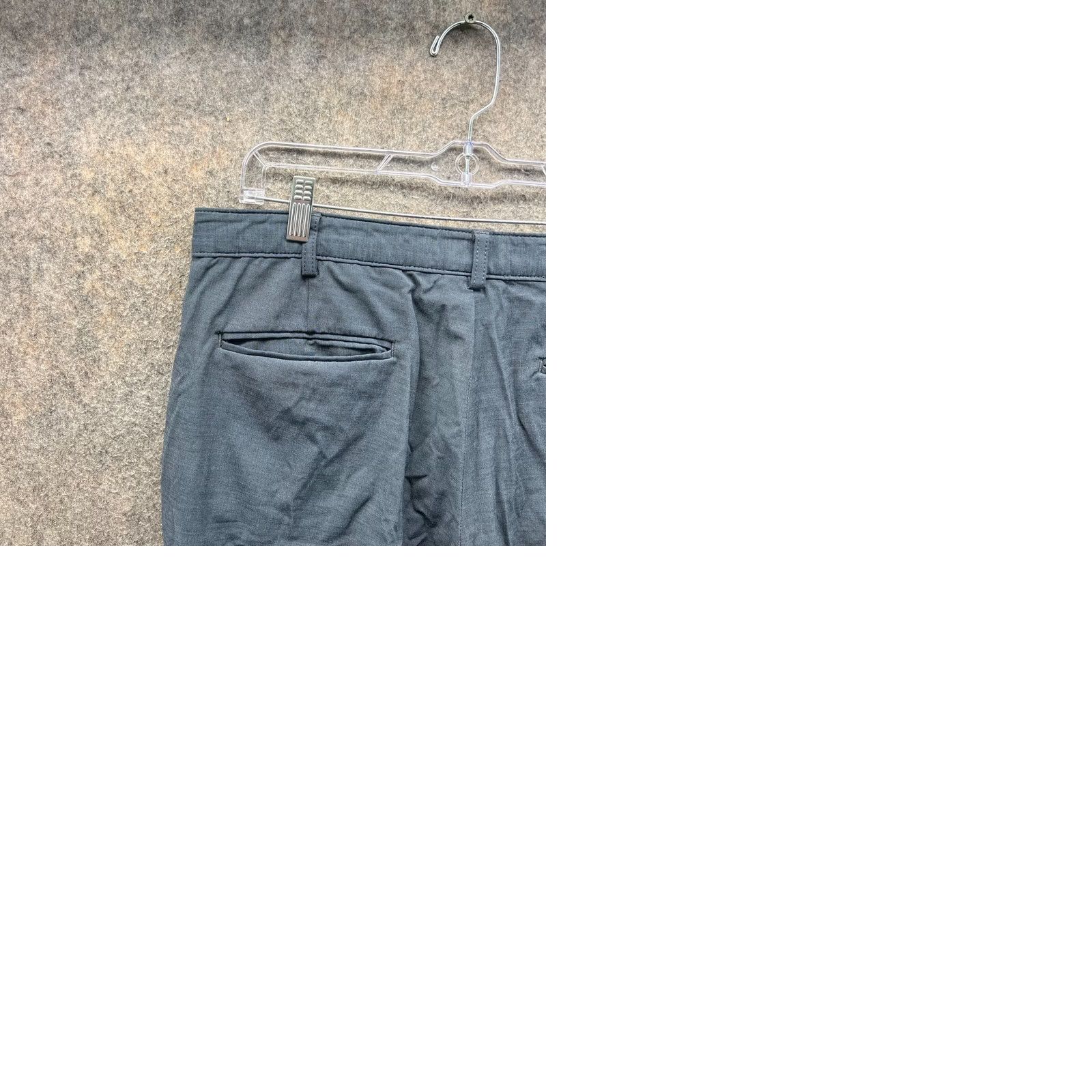 Izod Izod Shorts Mens 34 Heather Blue Chino Flat Front Straight Fit Golf Golfer Knit Size US 34 / EU 50 - 9 Thumbnail