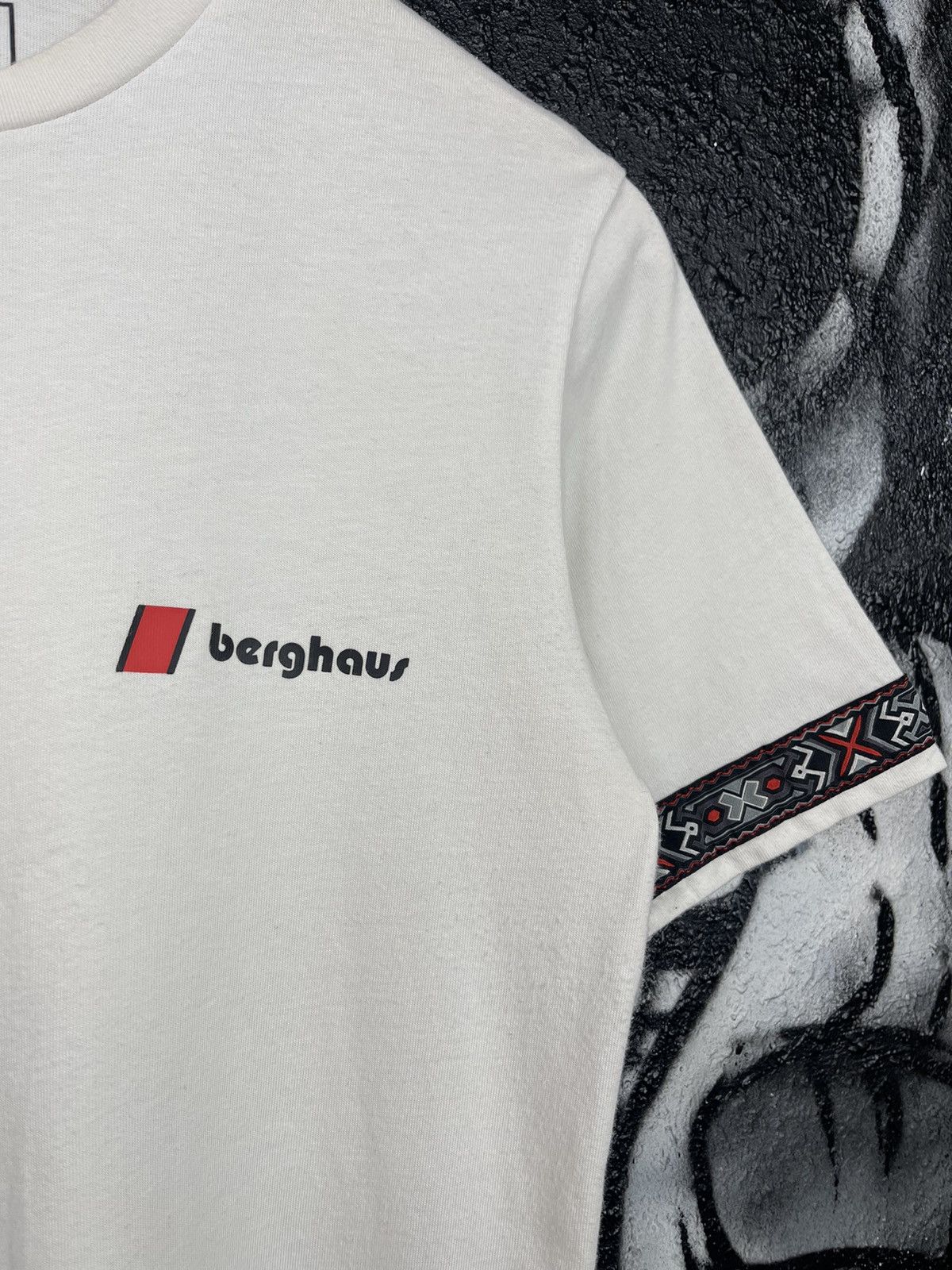 Berghaus Berghaus White Ornaments T-Shirt Men’s Size Small Size US S / EU 44-46 / 1 - 5 Thumbnail