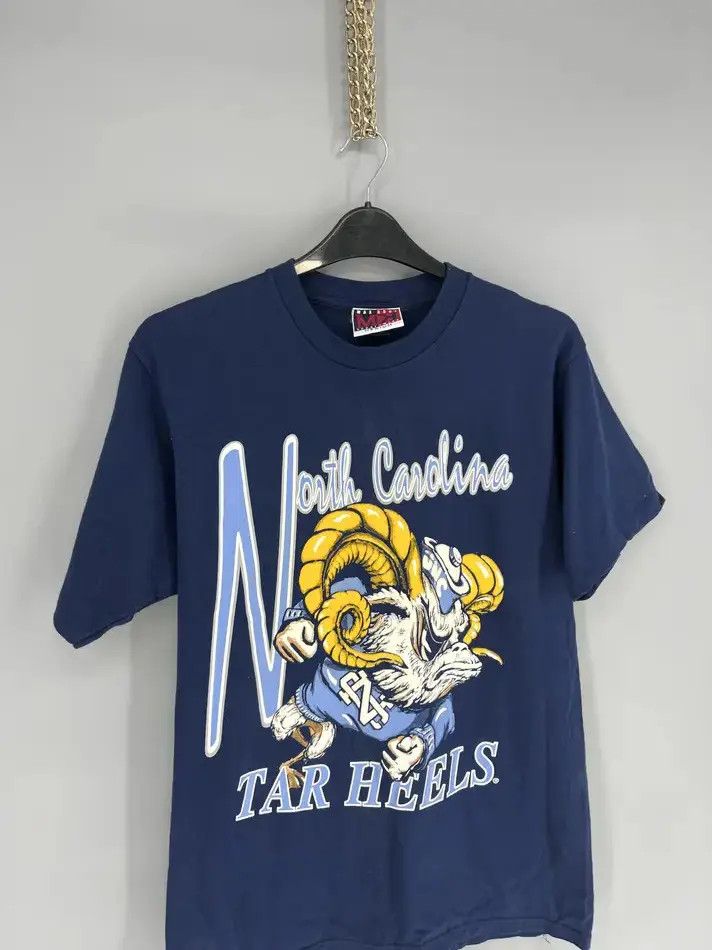 NBA Vintage 90s North Carolina Tar Heels Tee, Single Stitch Size US M / EU 48-50 / 2 - 4 Thumbnail