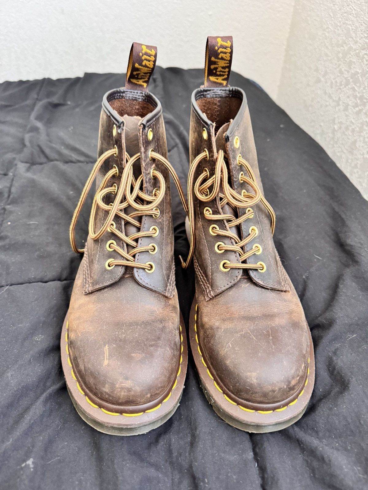 Dr. Martens 1460 CRAZY HORSE LEATHER LACE UP BOOTS Size US 7 / EU 40 - 2 Thumbnail