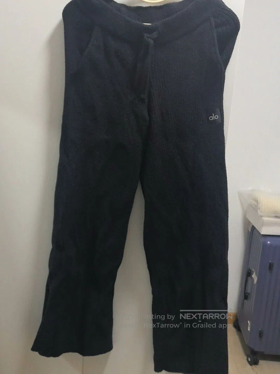 Alo Yoga Alo Yoga Snuggle Up Sweater Pants. Size 24" / US 00 / IT 34 - 2 Thumbnail