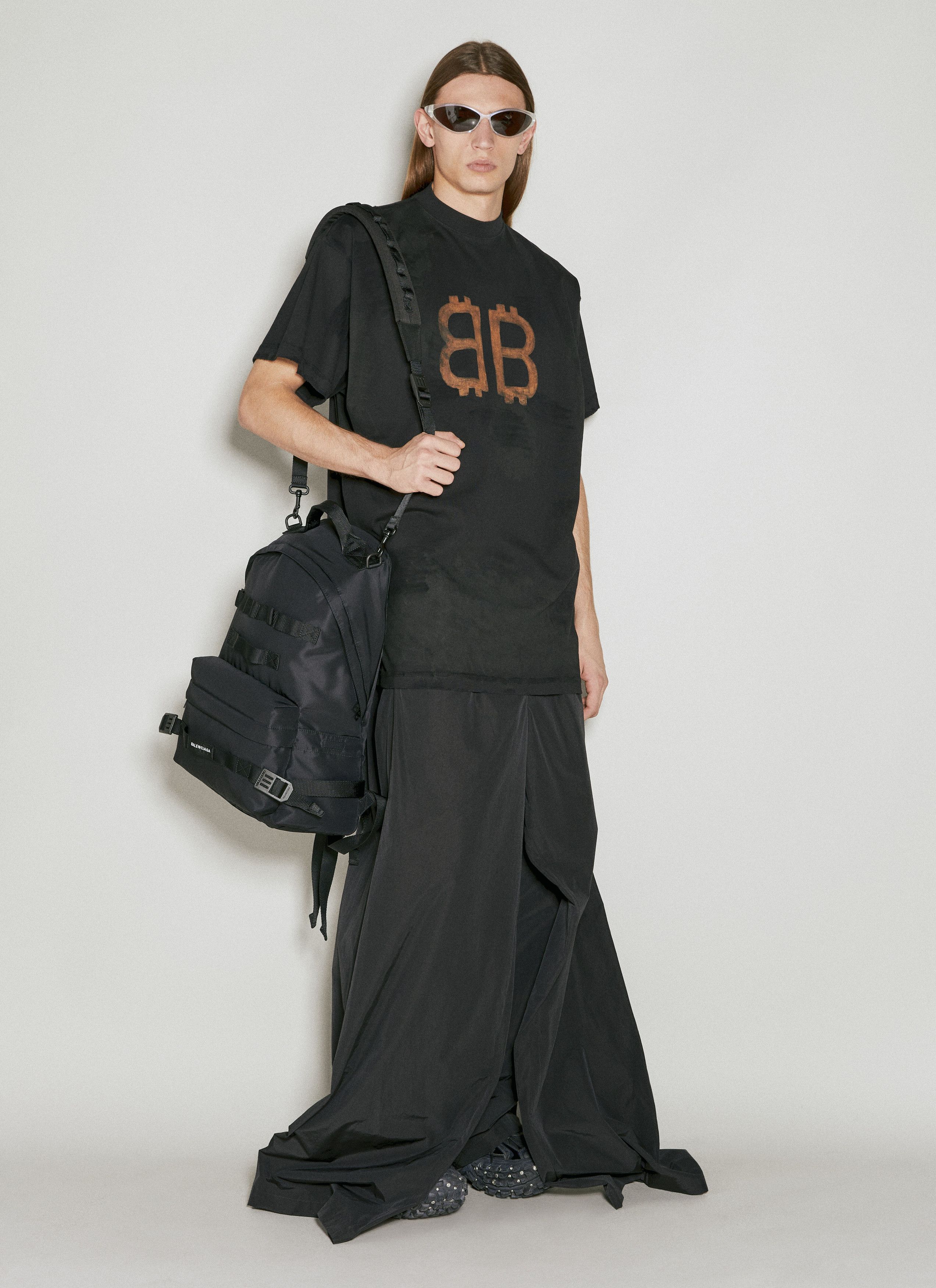 Balenciaga o1tr1nto0526 Size: OS / Army Medium Multicarry Backpack Size ONE SIZE - 2 Thumbnail
