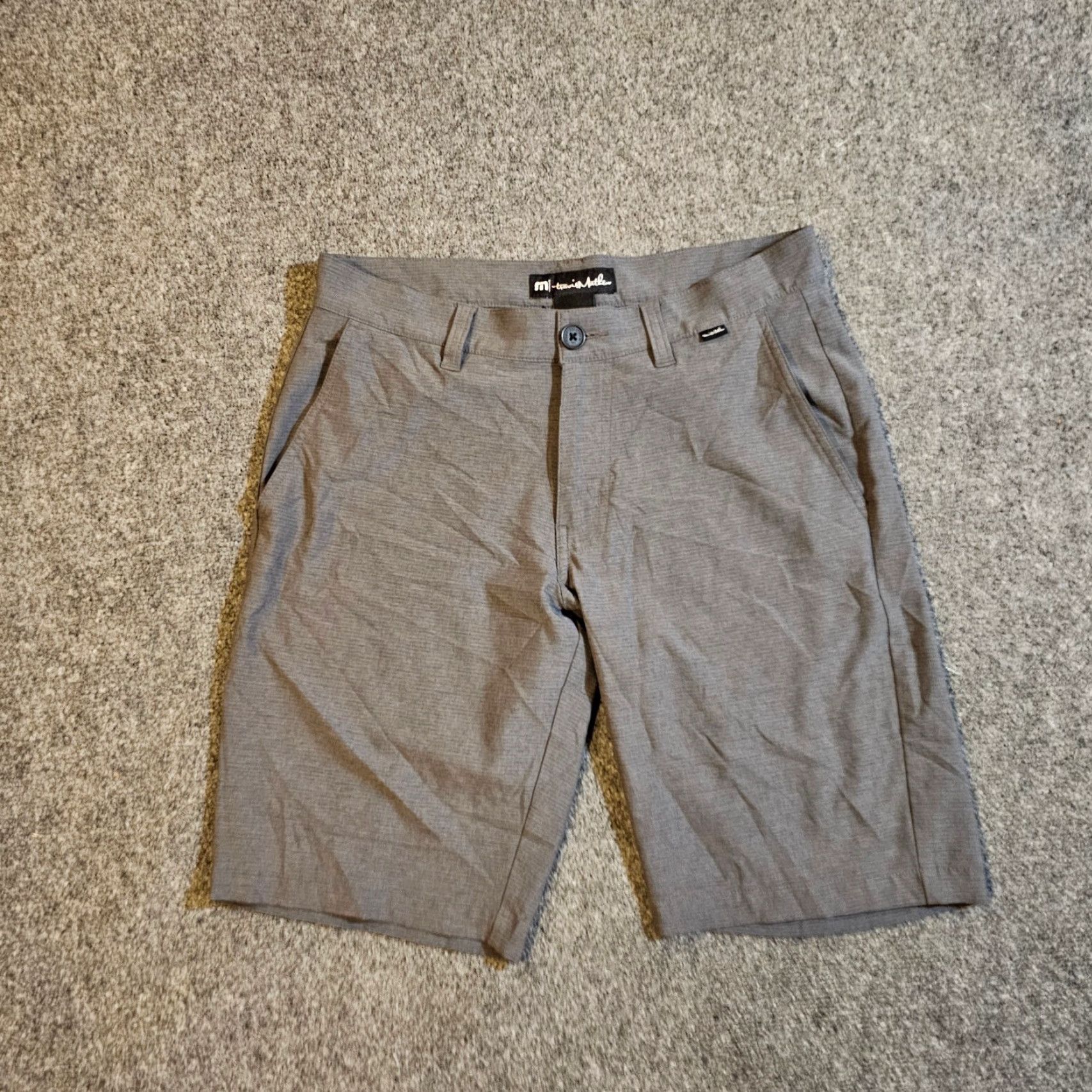 TravisMathew Travis Mathew Shorts Mens 30 Gray 10 Inch Golf Stretch Performance Casual Preppy Chino Pants/Shorts Mens Size US 30 / EU 46 - 2 Thumbnail