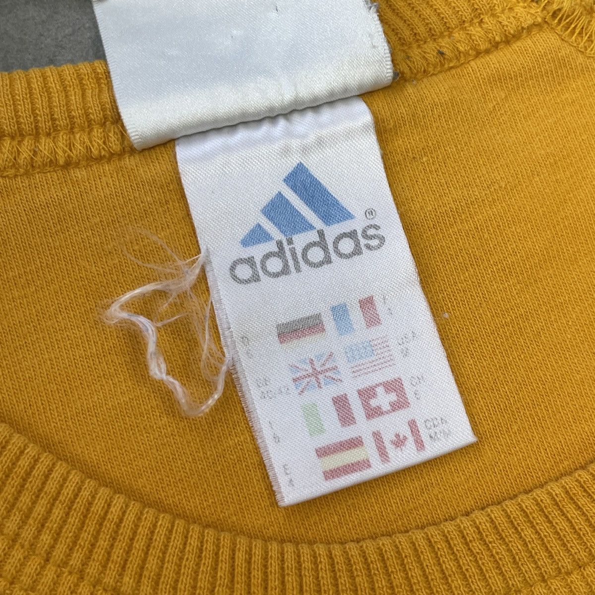 Adidas × Vintage Vintage Adidas T-Shirt Size M Size US M / EU 48-50 / 2 - 17 Thumbnail