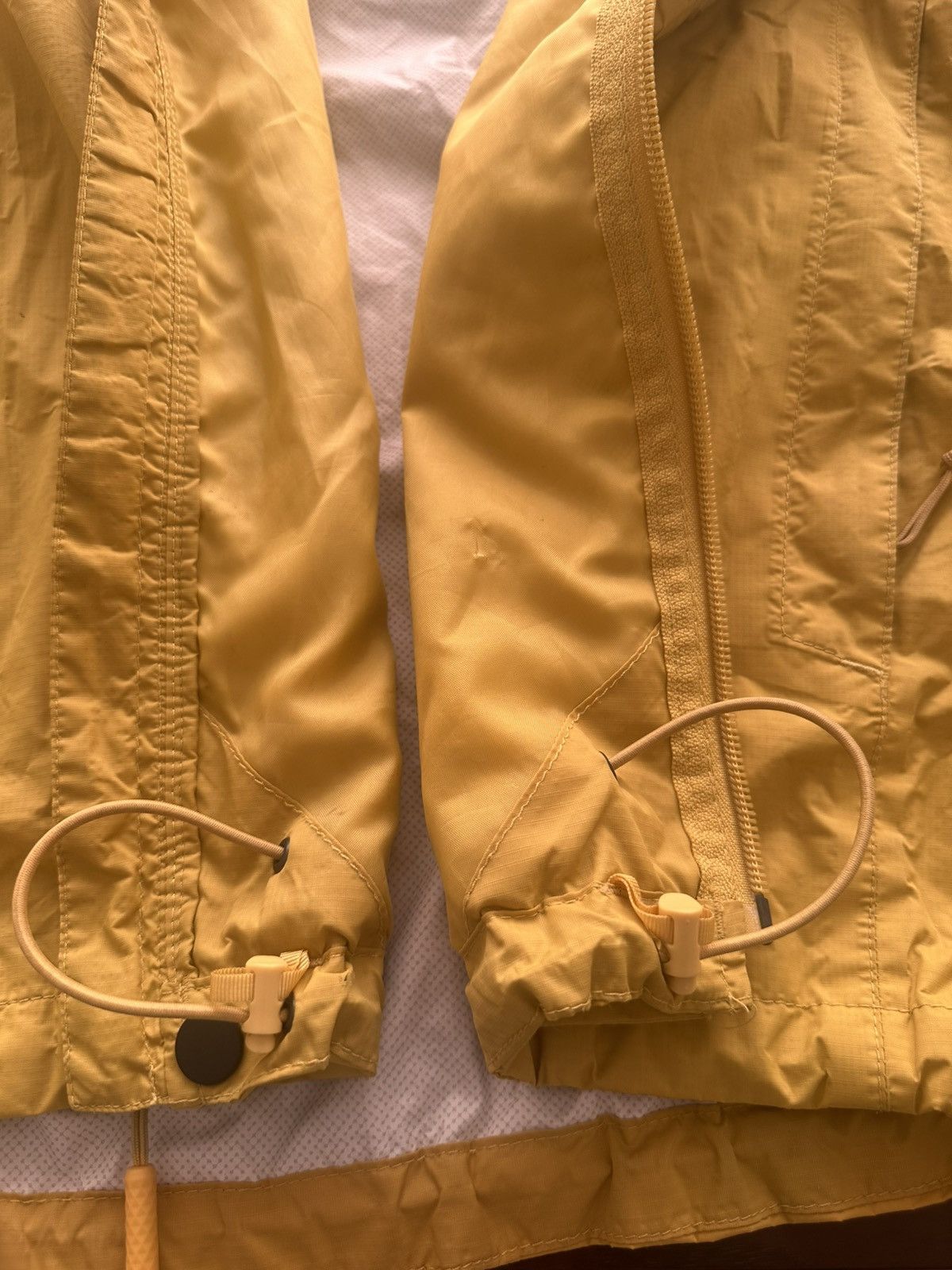 The North Face The North Face Yellow Zip zip rain jacket windbreaker Size US L / EU 52-54 / 3 - 8 Thumbnail