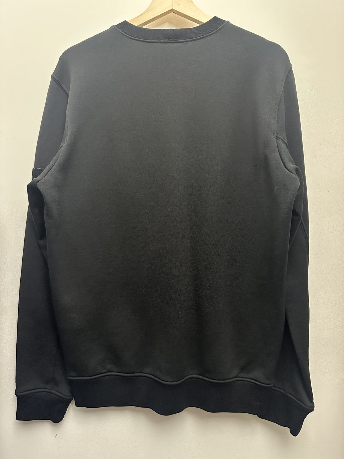Stone Island Stone Island black sweatshirt sz L Size US L / EU 52-54 / 3 - 2 Thumbnail