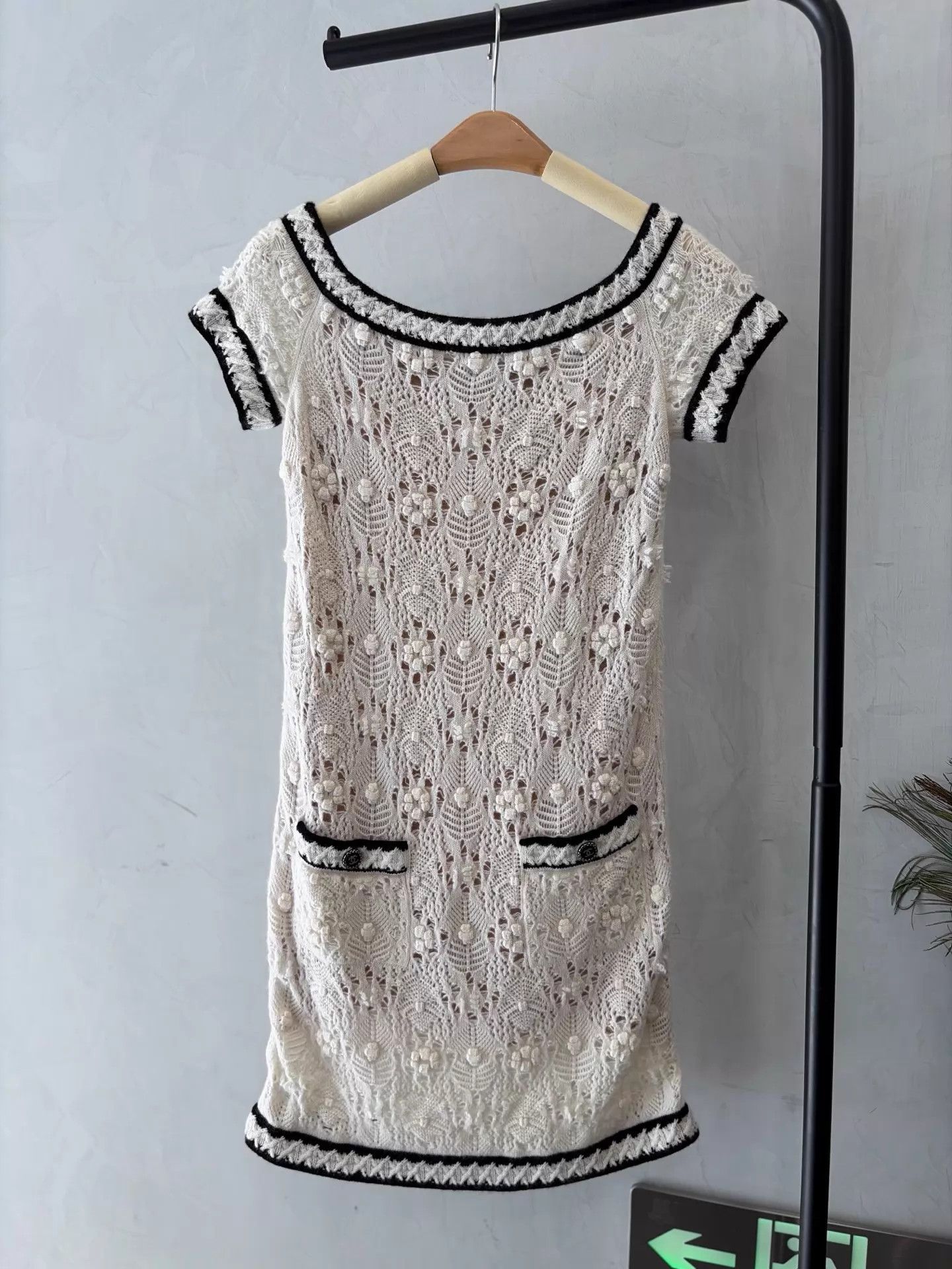 Chanel Chanel 22 Cruise Off-Shoulder Knit Dress 34 Mint Size XS / US 0-2 / IT 36-38 - 1 Thumbnail