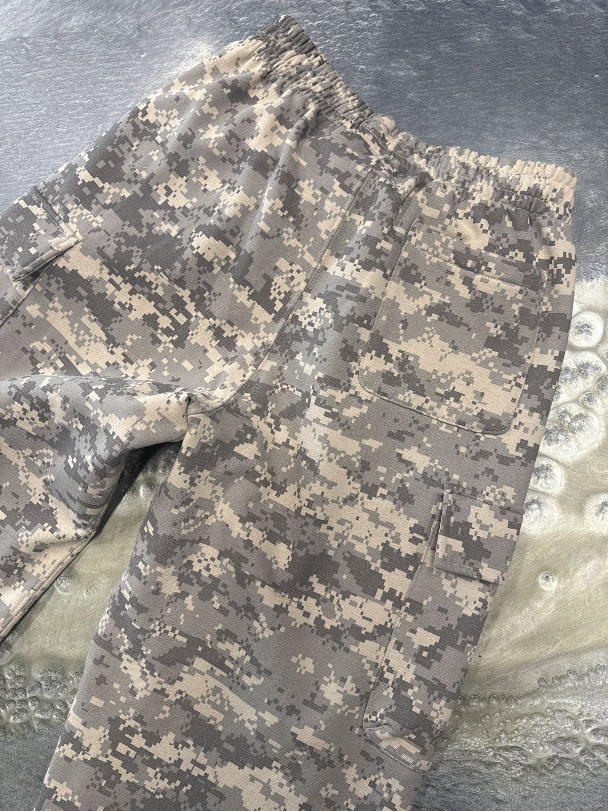 Supreme Supreme Small Box Cargo Sweatpants (FW25) Size US 30 / EU 46 - 3 Thumbnail