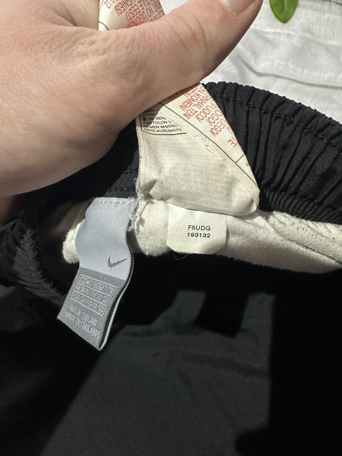 Nike VTG Nike Nylon Drill Black Track Pants Mens Size M Size US 32 / EU 48 - 8 Thumbnail