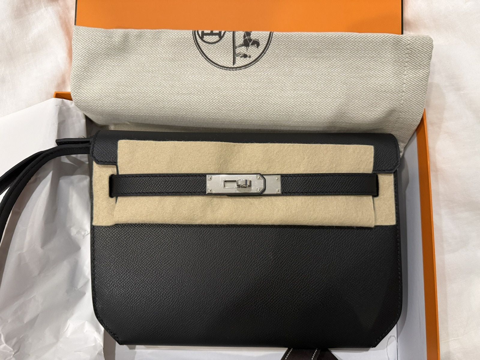 Hermes New Hermes Kelly Depeches 25 Pouch Black Calfskin Leather Size ONE SIZE - 1 Thumbnail
