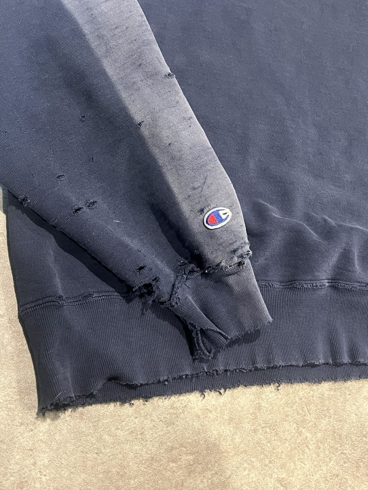 Champion × Vintage Champion Sun Faded Distressed Carroll College Sweatshirt Size US XL / EU 56 / 4 - 7 Thumbnail
