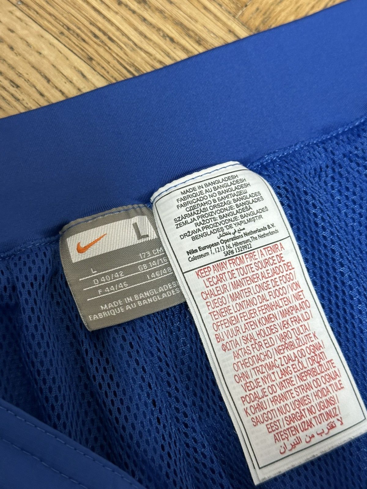 Nike Vintage Nike Nederland Women’s Nylon Track Pants Blue Size L Size 31" - 6 Thumbnail