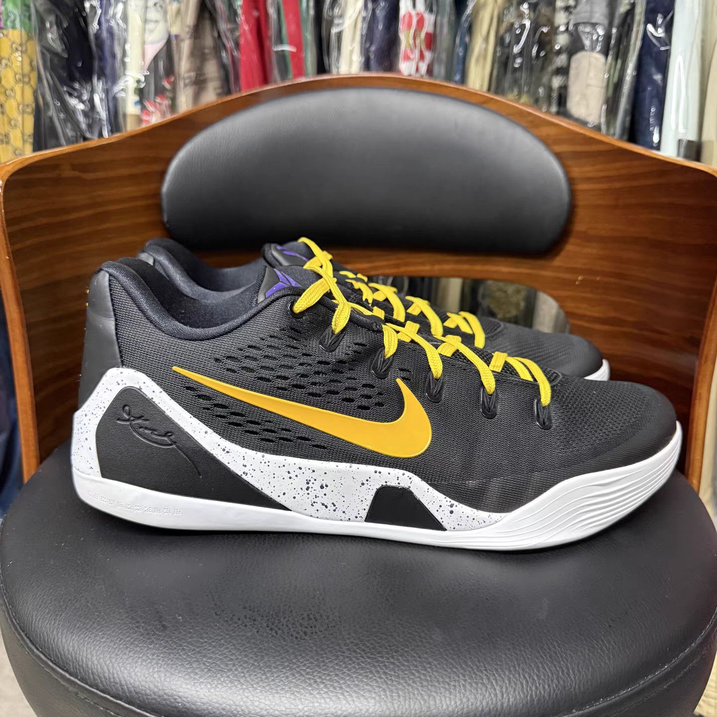 Nike Nike Kobe 9 Black Gold Basketball Shoes K15 Size US 14 / EU 47 - 4 Thumbnail
