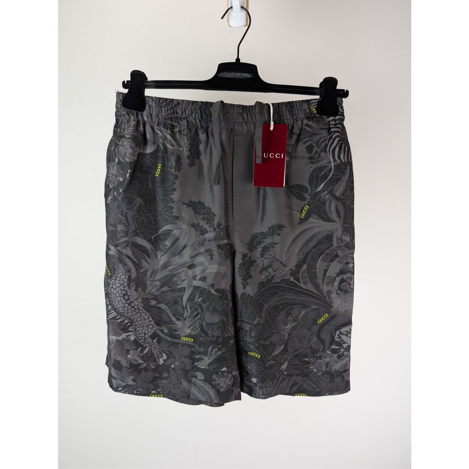 Gucci o1rshd1 Flora & Fauna Print Silk Shorts in Anthracite Gray Size US 32 / EU 48 - 2 Thumbnail
