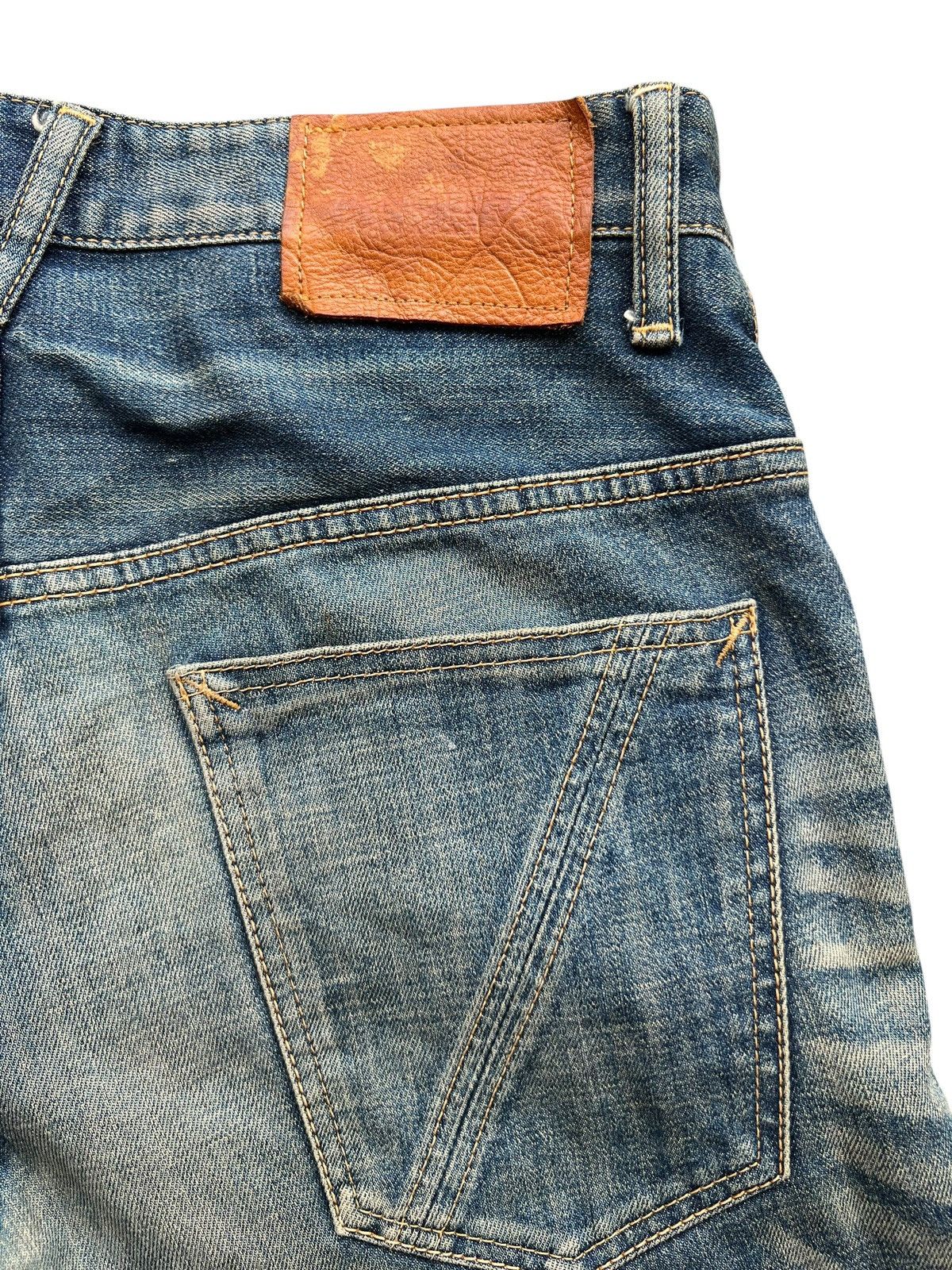Vanquish Vintage Vanquish Distressed Mudwash Denim Jeans 30x31.5 Size US 30 / EU 46 - 8 Thumbnail