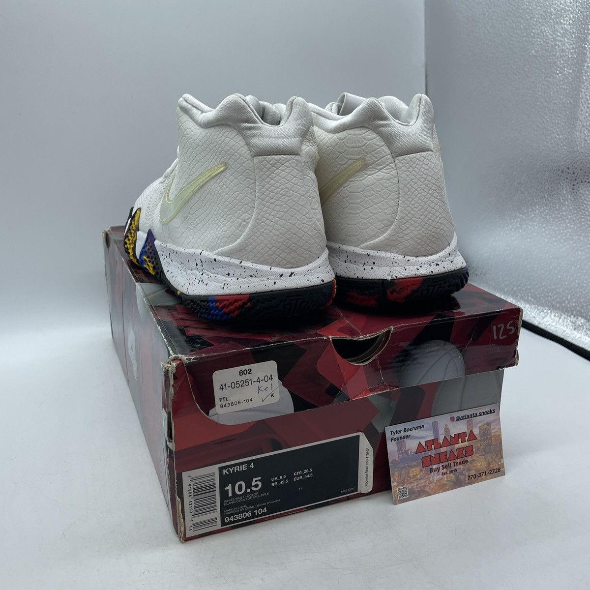 Nike Kyrie 4 ncaa tournament Size US 10.5 / EU 43-44 - 4 Thumbnail