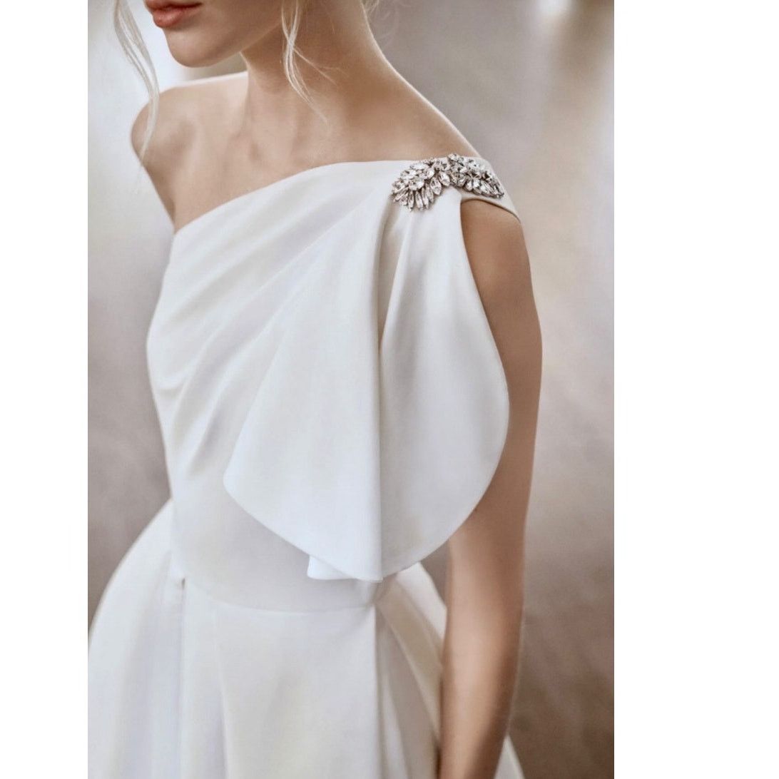 Sachin & Babi Sachin & Babi Martina One-Shoulder Gown Wedding Dress size 8 Size M / US 6-8 / IT 42-44 - 18 Thumbnail